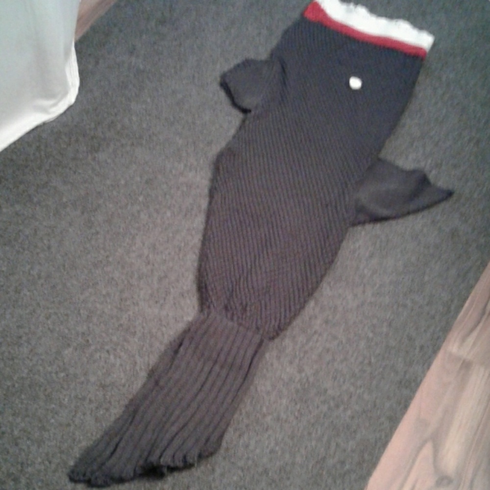 New unisex knit shark blanket snuggie